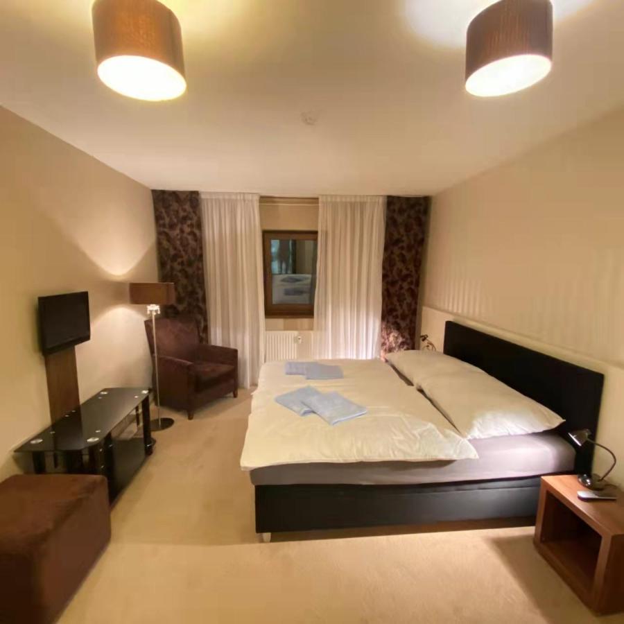 Golden Fish Apartmany Xia Pilsen Exterior photo