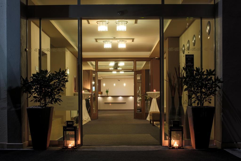 Golden Fish Apartmany Xia Pilsen Exterior photo