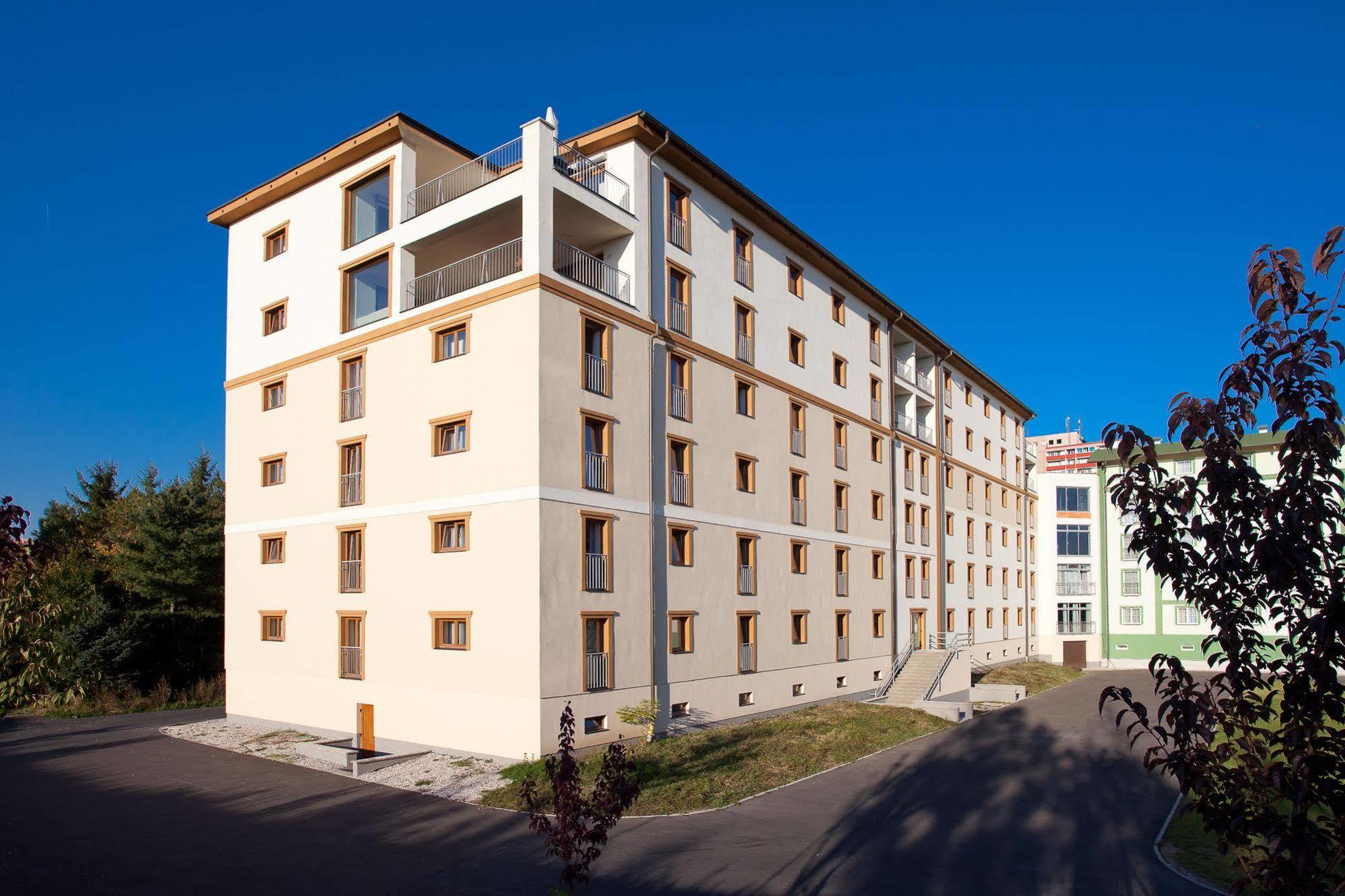 Golden Fish Apartmany Xia Pilsen Exterior photo