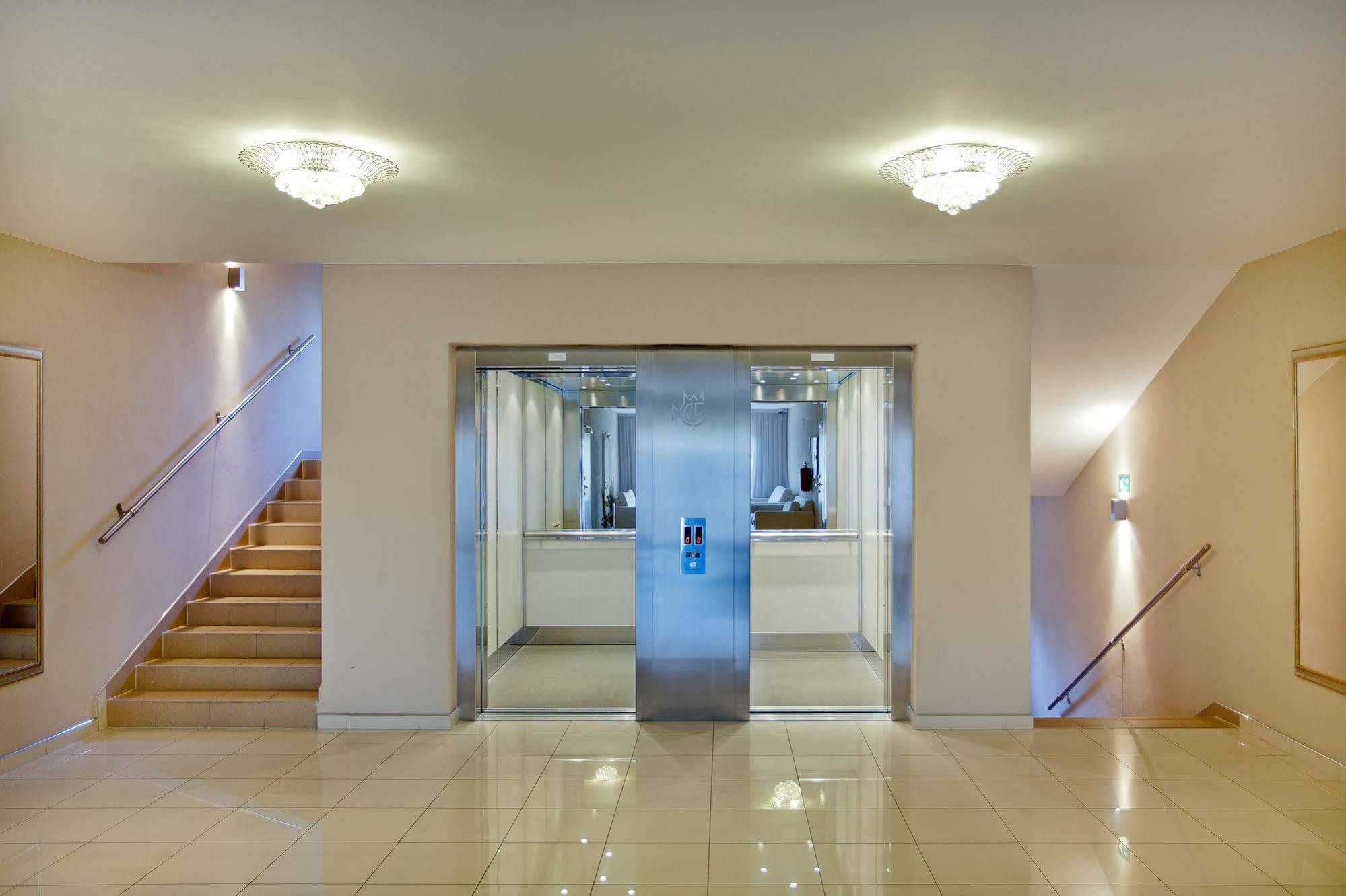 Golden Fish Apartmany Xia Pilsen Exterior photo